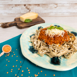 Spaghettis à la bolognaise de lentilles corail