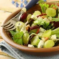 Salade salée-sucrée au Raisin